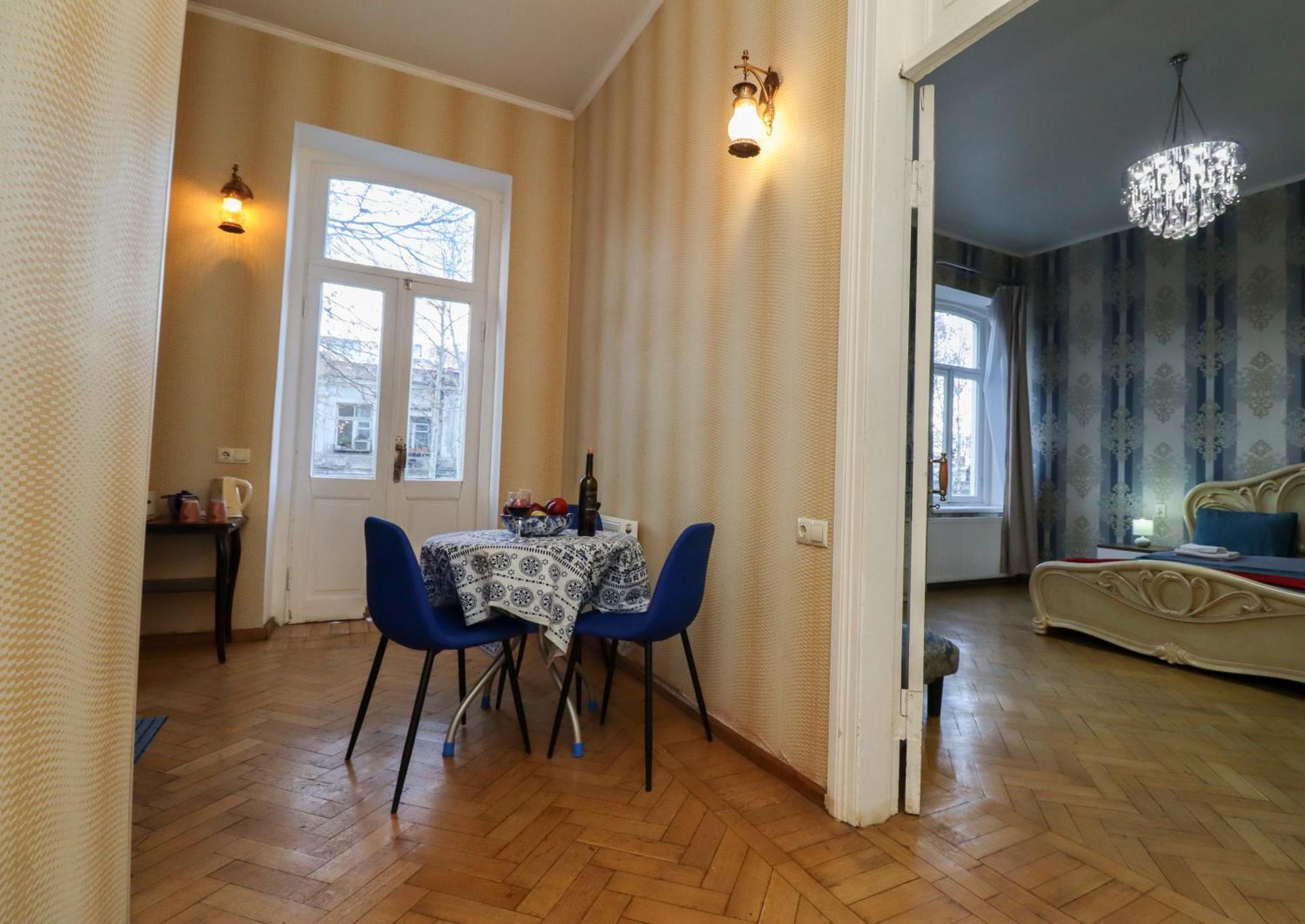 Leon Rooms Tbilisi Exteriör bild