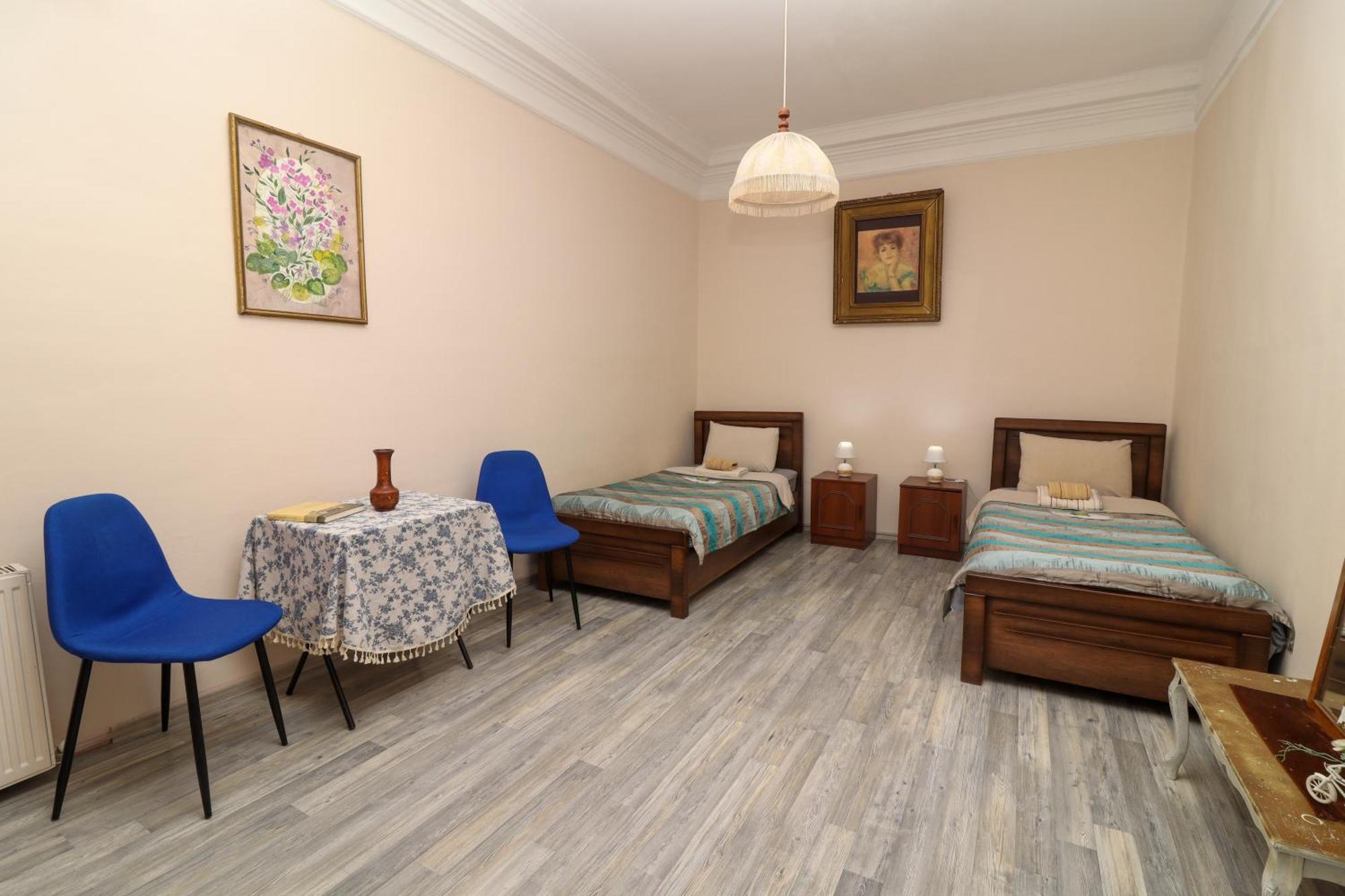 Leon Rooms Tbilisi Exteriör bild