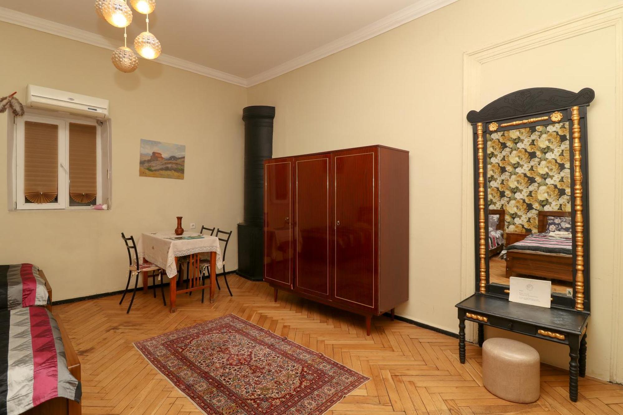 Leon Rooms Tbilisi Exteriör bild