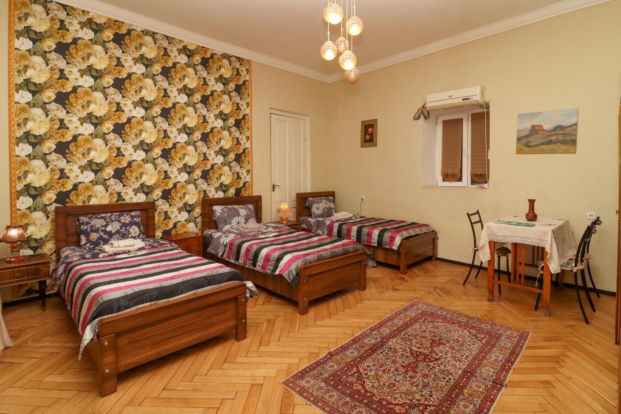Leon Rooms Tbilisi Exteriör bild